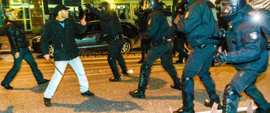 Kurdenkrawalle am 8. Oktober 2014 in Hamburg Foto: Picture-Alliance