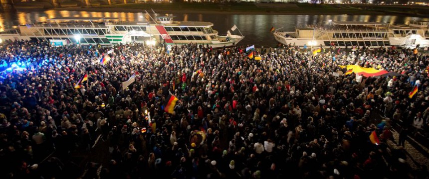 „Pegida“-Demonstration  („Patriotische Europäer gegen die Islamisierung des Abendlandes“) am 1. Dezember in Dresden Foto: picture alliance/AP Photo