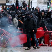 Linksextremisten in Hamburg: Sind die Täter untergetaucht? Foto: picture alliance