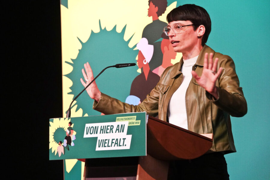 Ihr Haus hatte bereits früh Kenntnis von der Ausländerakte, informierte aber tagelang weder Öffentlichkeit noch Behörden: Josefine Paul (Grüne). Foto: IMAGO / Funke Foto Services