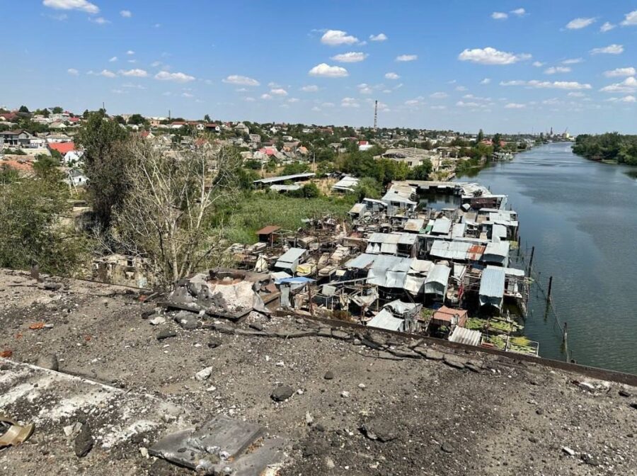 Zerstörte Brücke über den Dnjepro