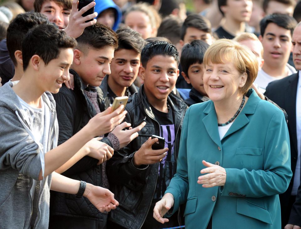 Angela Merkel besucht eine Berliner Schule
