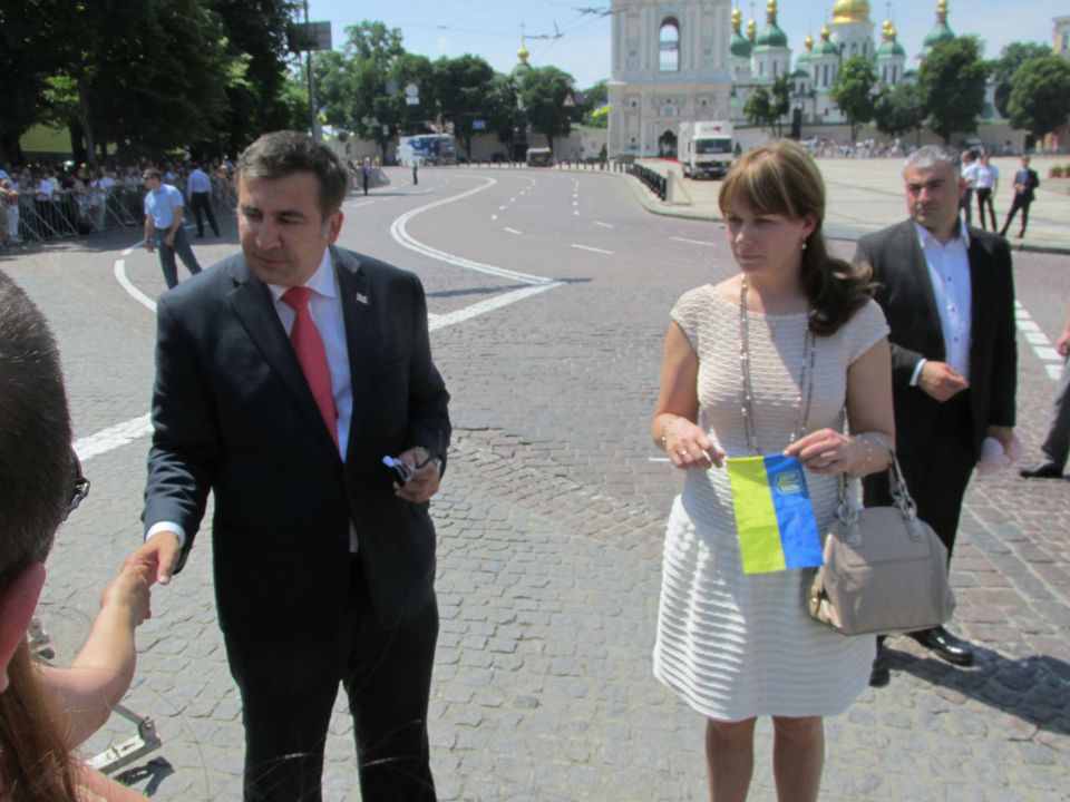 Georgiens Ex-Präsident Michel Saakaschwili und seine Gattin demonstrieren Solidarität mit der souveränen Ukraine