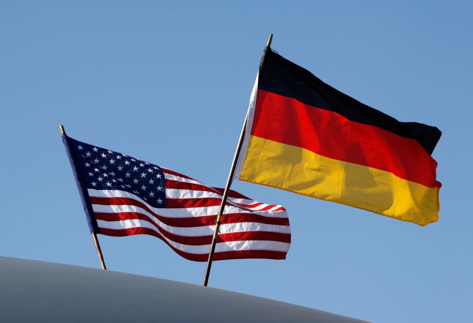 deutsche und amerikanische Fahne