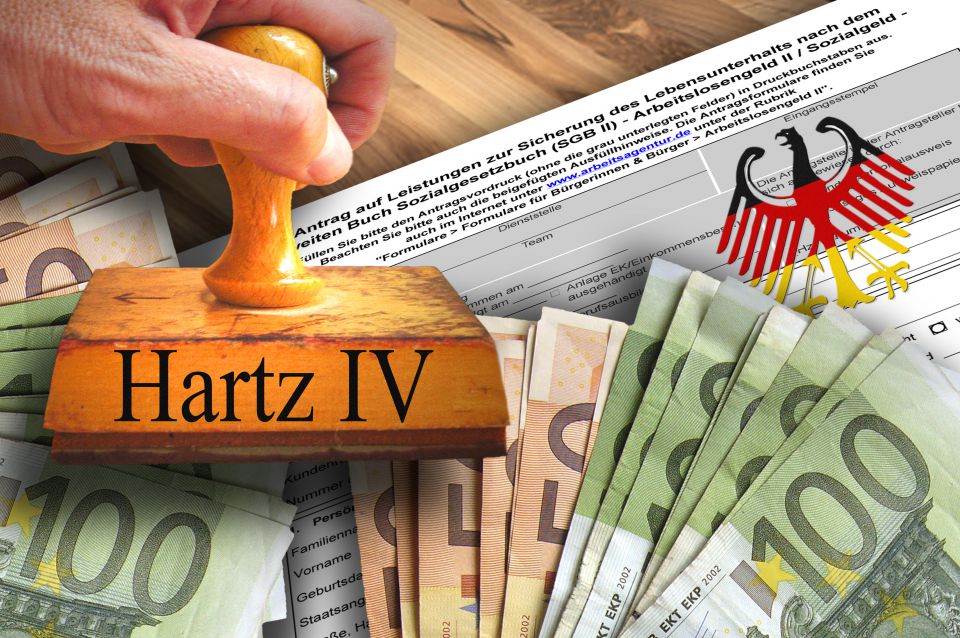 Fotomontage Hartz-IV-Antrag