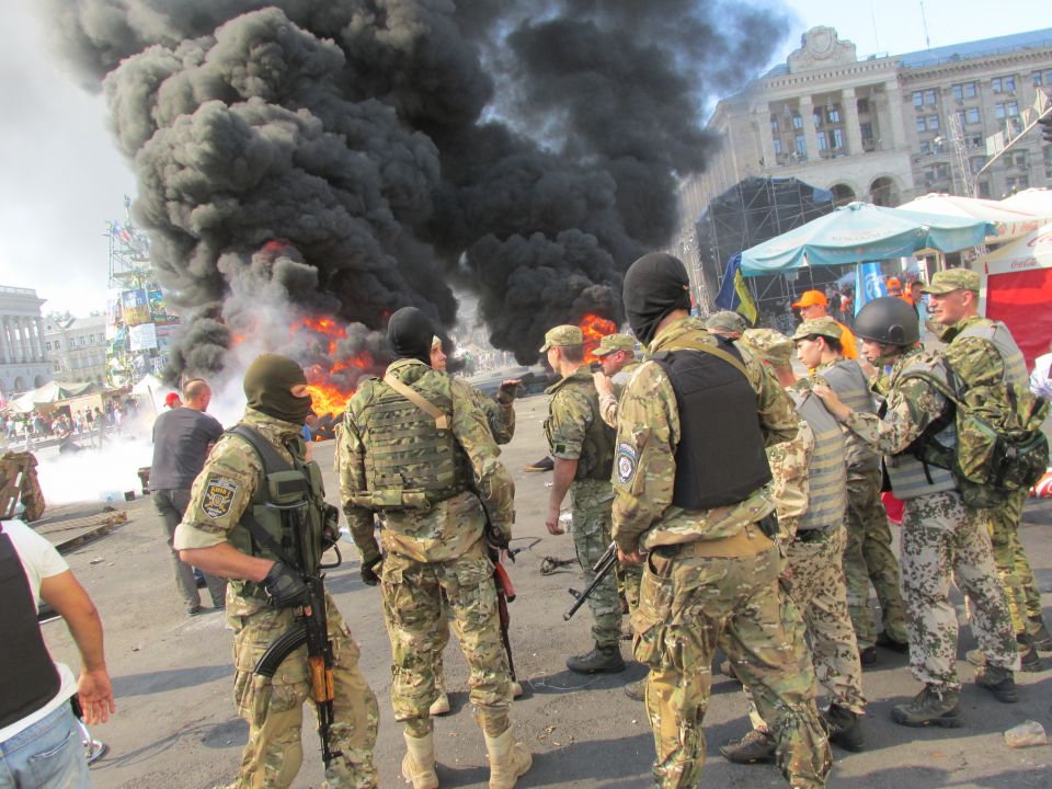 Kiew, Maidan: Spezialeinheiten überwachen den Abriß der Zelte