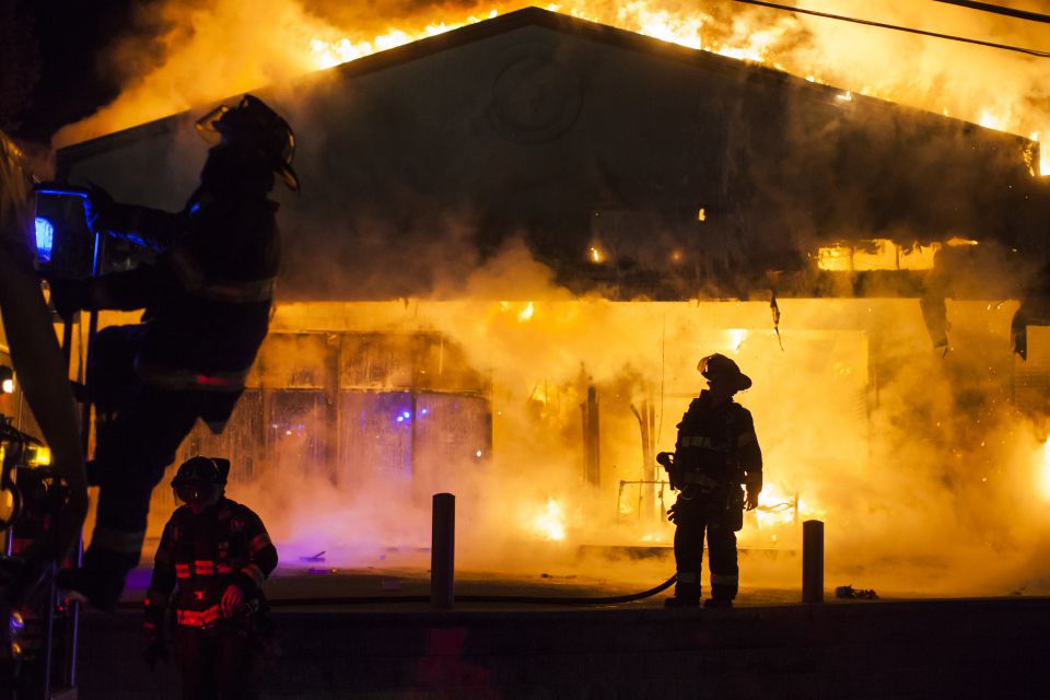 Brennende Gebäude in Ferguson