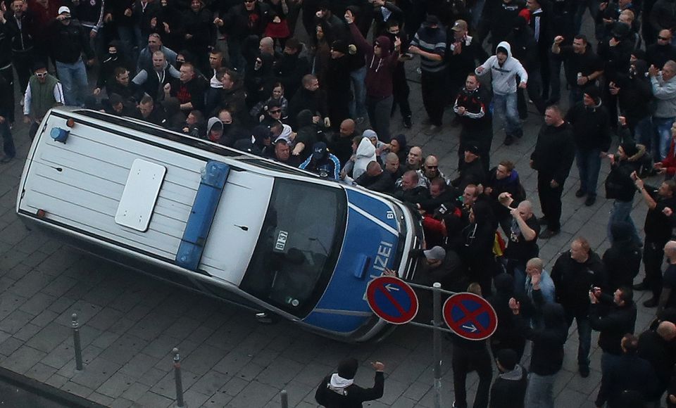 Gewalt bei Hogesa-Demonstration in Köln
