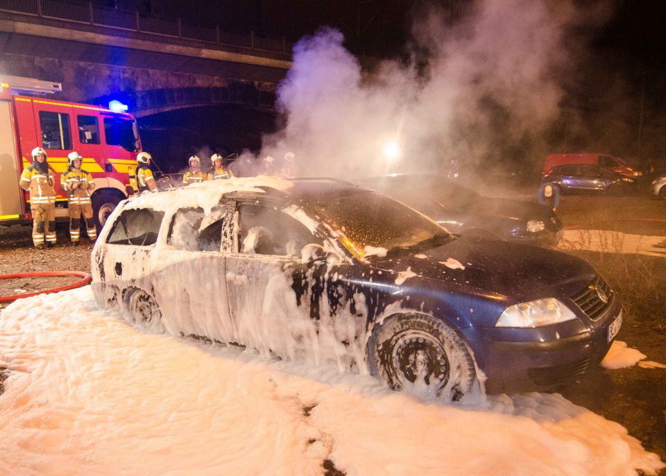 Zerstörtes Auto in Dresden