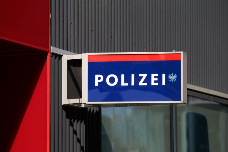 Polizeischild in Wien (Symbolbild)