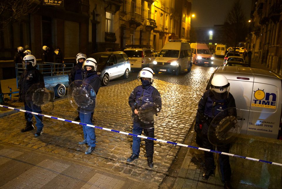 Polizisten in Brüssel nach Festnahme