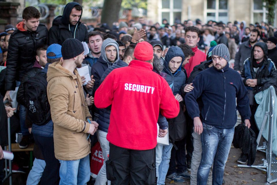 Wachmann vor dem Lageso in Berlin (Symbolbild)