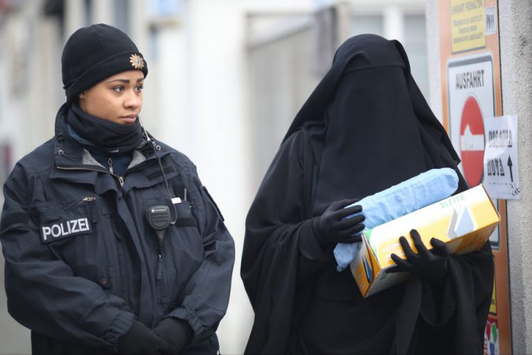 Polizei Burka