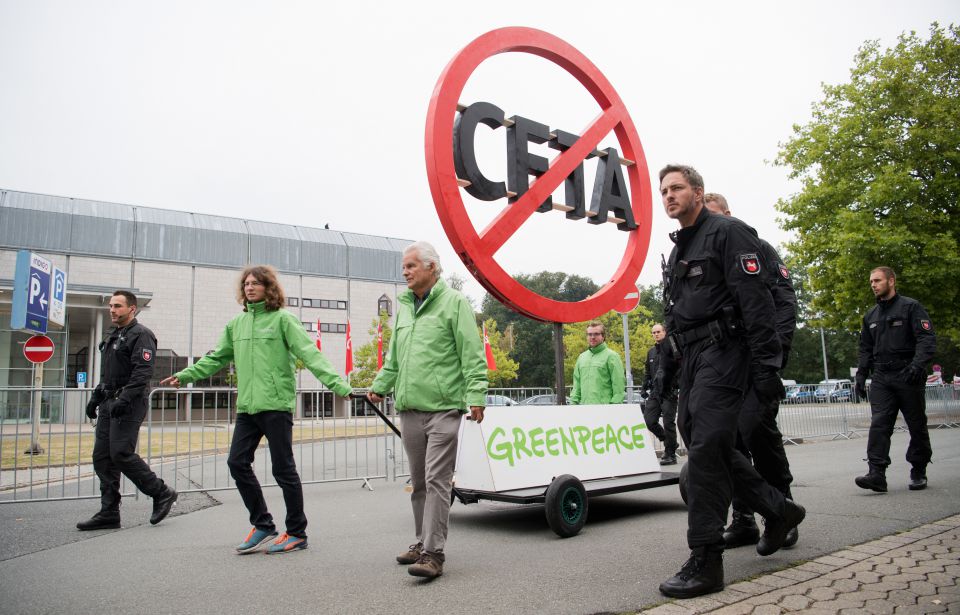 Anti-Ceta-Demo vor SPD-Konvent