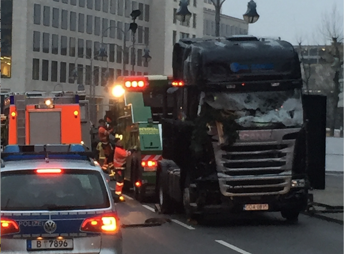 Terror-Lkw wird abgeschleppt Foto: JF/Schwarz