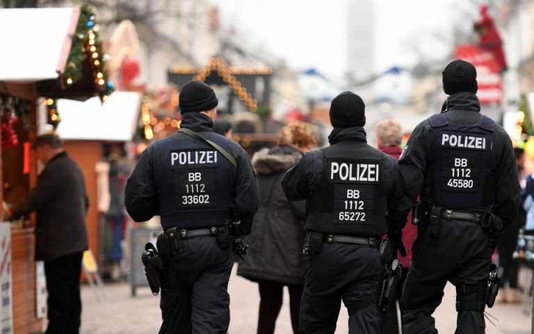 Polizei und Poller