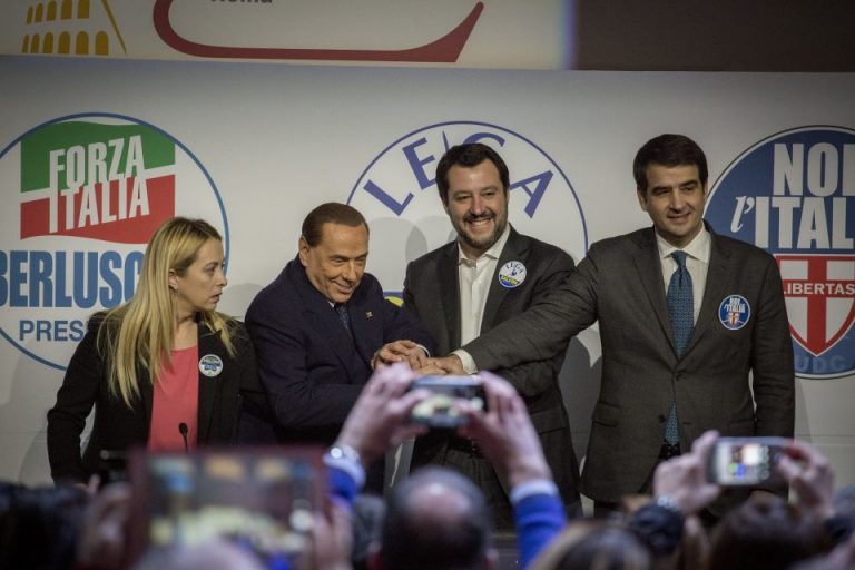 Girogia Meloni (l.), Silvio Berlusconi, Matteo Renzi und Raffaele Fitto