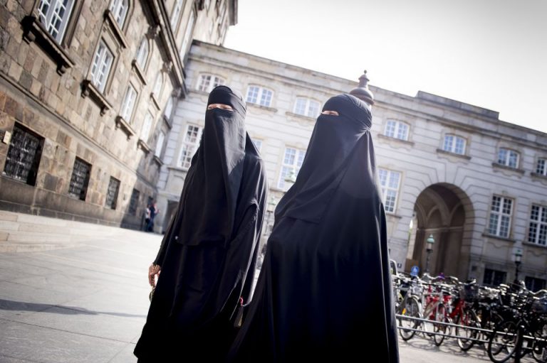 Niqab women