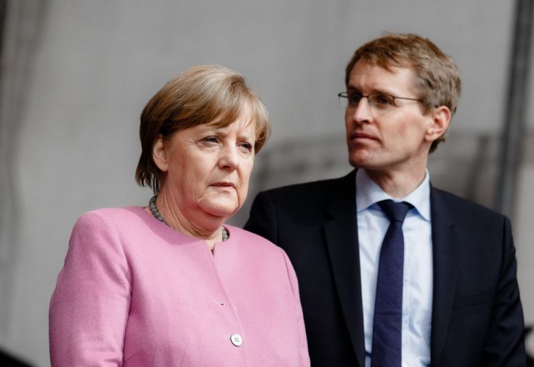 Angela Merkel und Daniel Günther
