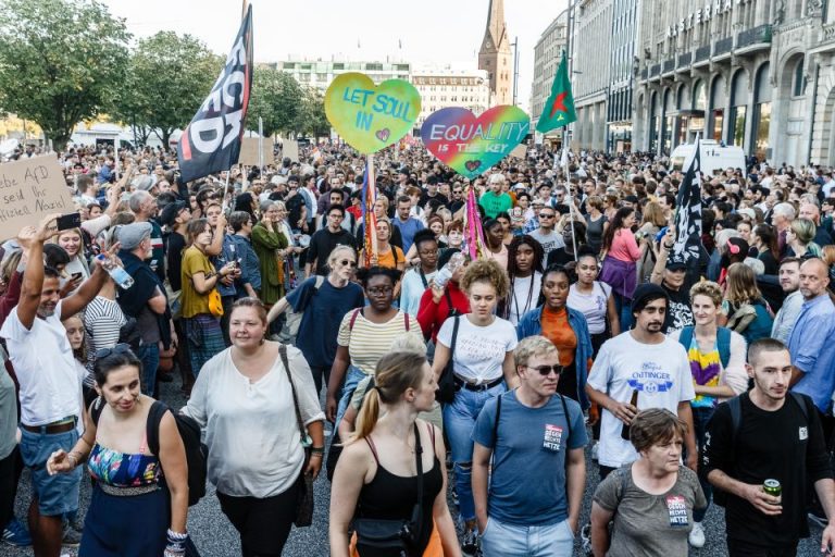 Anti-Rechts-Demonstranten in Hamburg