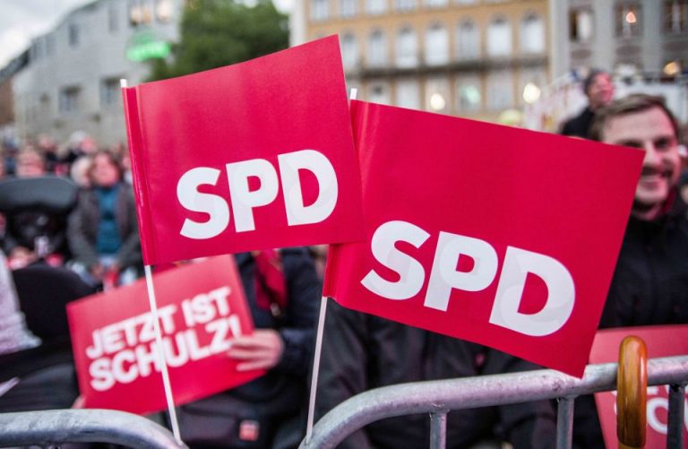 SPD-Fahnen