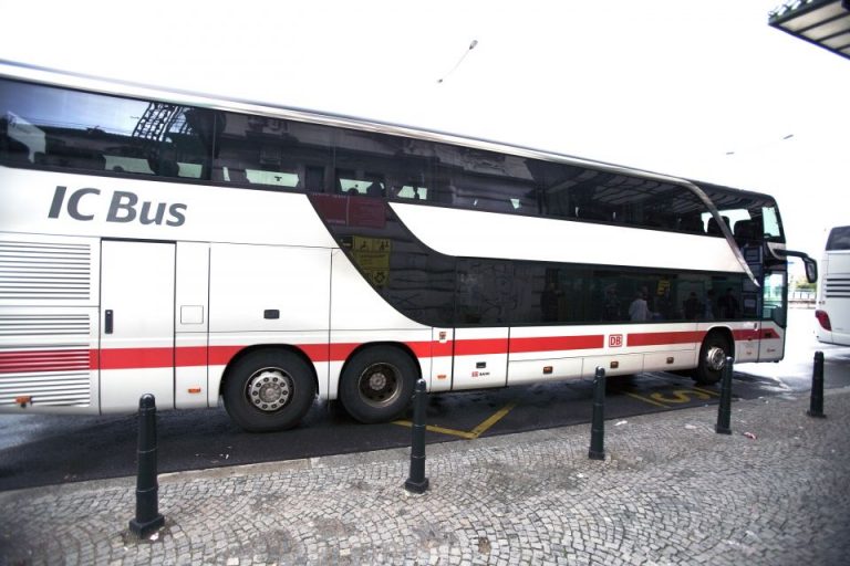 Bus der Deutschen Bahn