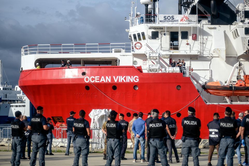 Das Flüchtlingshilfsschiff Ocean Viking im Hafen von Messina (Archivbild) Foto: picture alliance/IPA