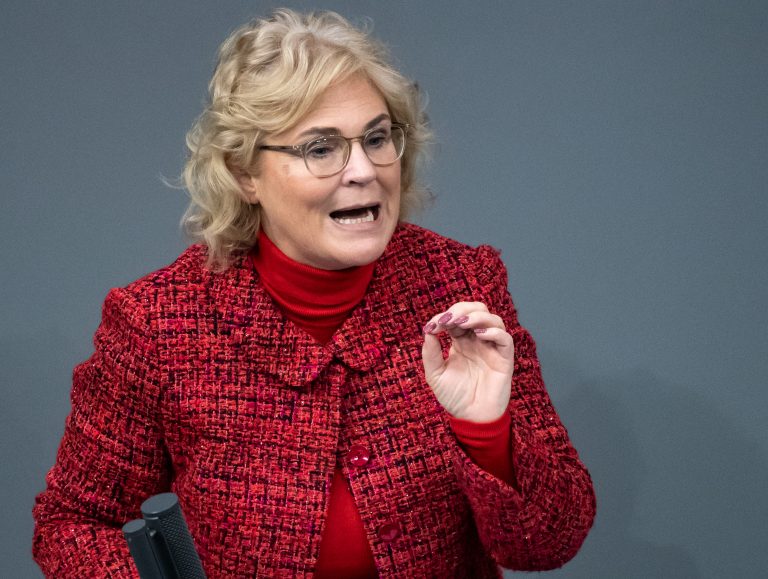 Justizministerin Christine Lambrecht (SPD): Die AfD trage eine Mitschuld an einer Zunahme von Rechtsextremismus in Deutschland