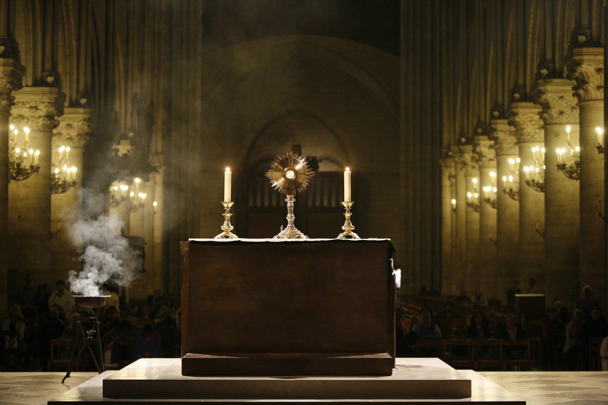 Holy sacrament in Paris cathedral, Paris, France, Europe