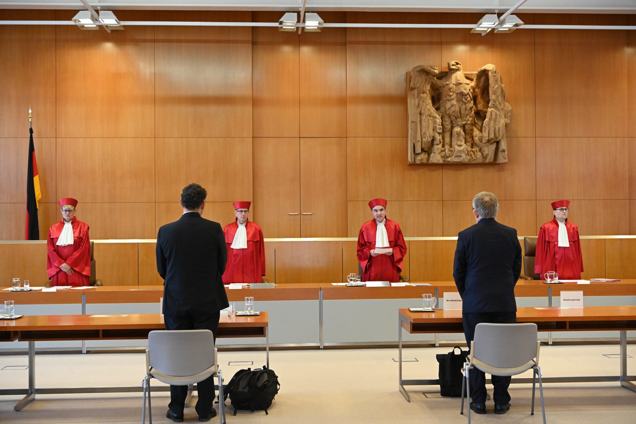 Bundesverfassungsgericht gibt Klage gegen BND-Befugnisse statt.