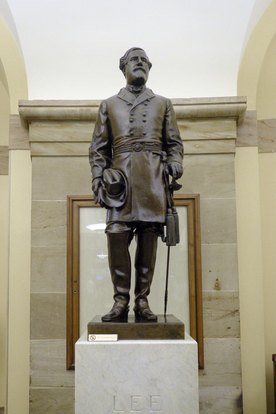 Statue von General Lee im Kapitol Foto: picture alliance / newscom