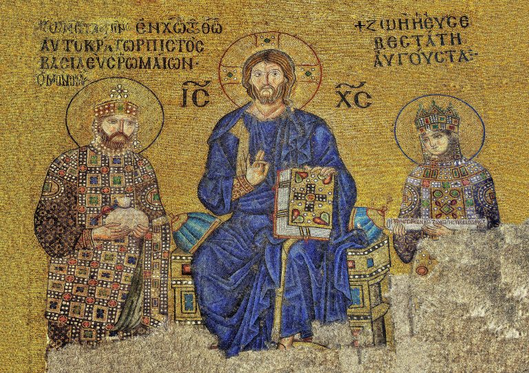 Das Mosaik aus der Hagia Sophia zeigt Kaiserin Zoe (r.) zusammen mit Christus (m.) und ihrem Mann, Kaiser Konstantin IX. (l.) Foto: picture alliance/imageBROKER