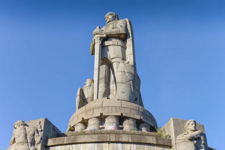 Das Bismarckdenkmal in Hamburg gerät in die Kritik Foto: picture alliance/Bildagentur-online