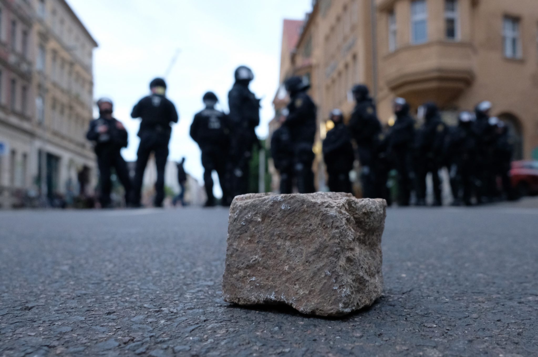 Polizeieinsatz wegen linksextremer Demonstration in Connewitz (Archivbild) Foto: picture alliance/Sebastian Willnow/dpa-Zentralbild/dpa
