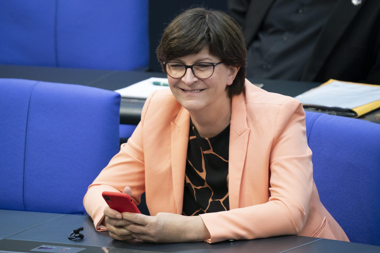Die SPD-Vorsitzende Saskia Esken setzt auf ihr bewährtes Mittel des Generalverdachts gegen Polizisten Foto: picture alliance