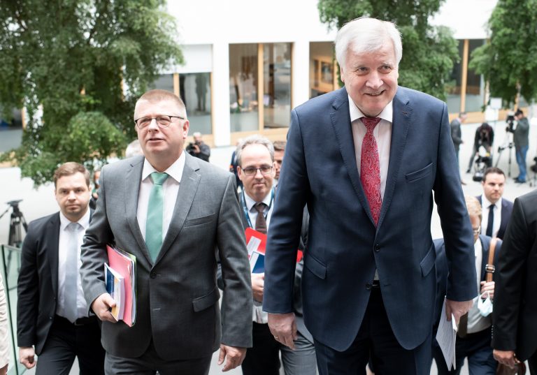 Verfassungsschutzchef Thomas Haldenwang (l.) und Innenminister Horst Seehofer (CSU)