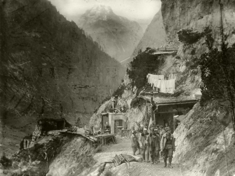 Österreichisch-ungarische Stellung in den italienischen Alpen während des Ersten Weltkriegs Foto: picture alliance/akg-images