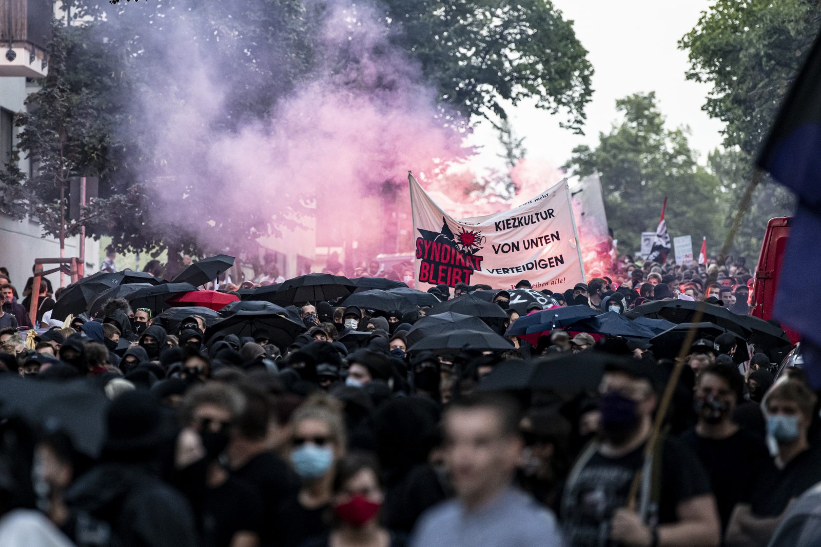 Linksradikale demonstrieren in Berlin gegen die Räumung ihres Treffpunktes Foto: picture alliance/Fabian Sommer/dpa