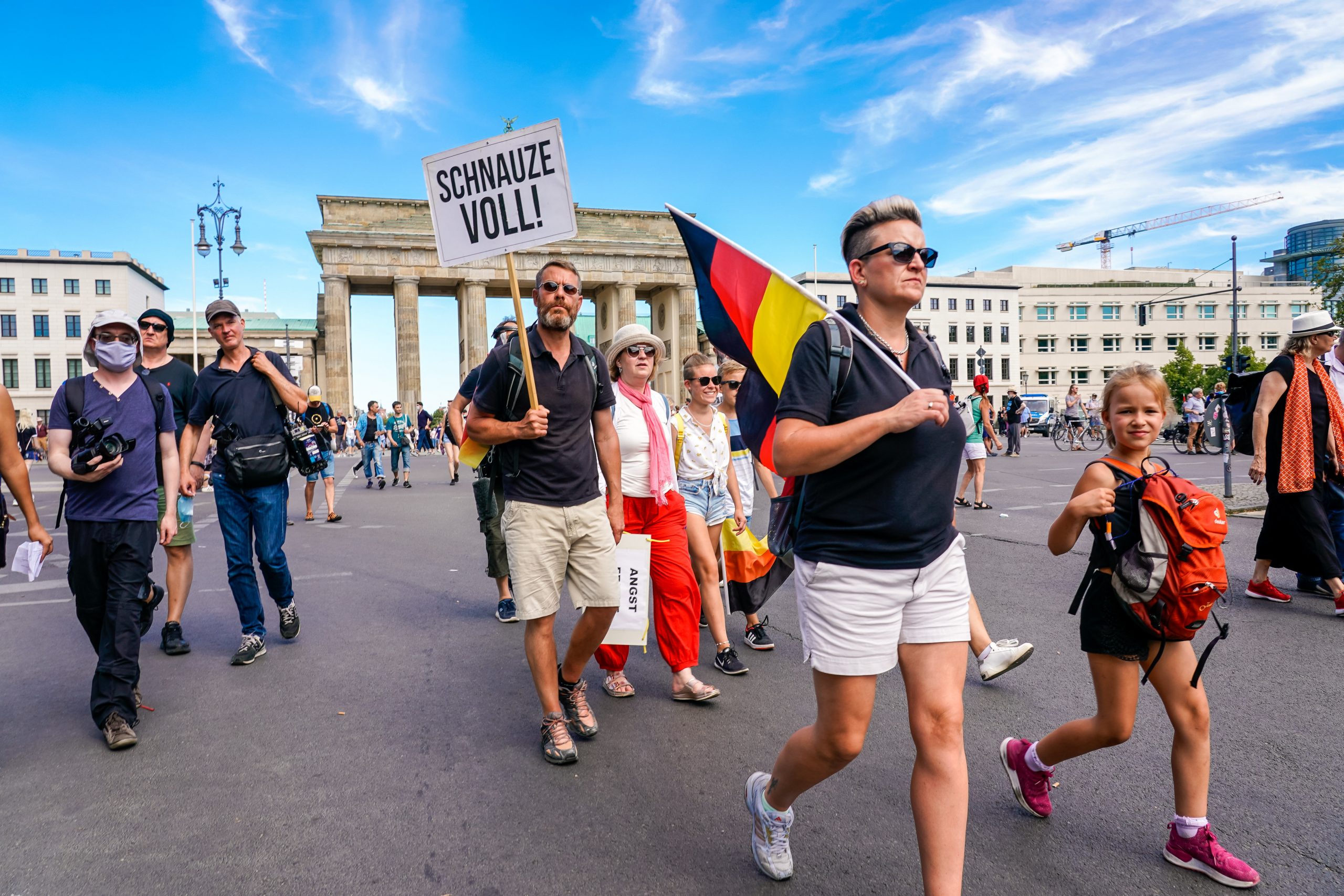 Corona-Demonstration in Berlin: „Schnauze voll!“ Foto: picture alliance/SULUPRESS.DE