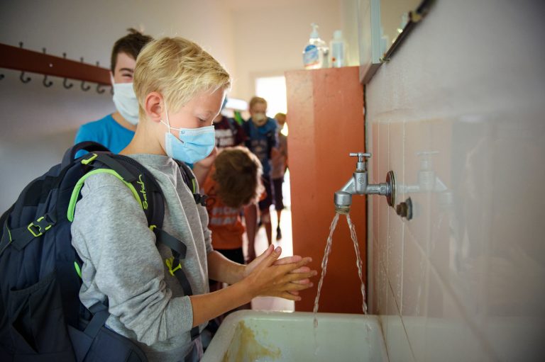 In einigen Bundesländern wie Schleswig-Holstein öffnen die Schulen wieder unter dem Eindruck der Corona-Krise Foto: picture alliance/Gregor Fischer/dpa