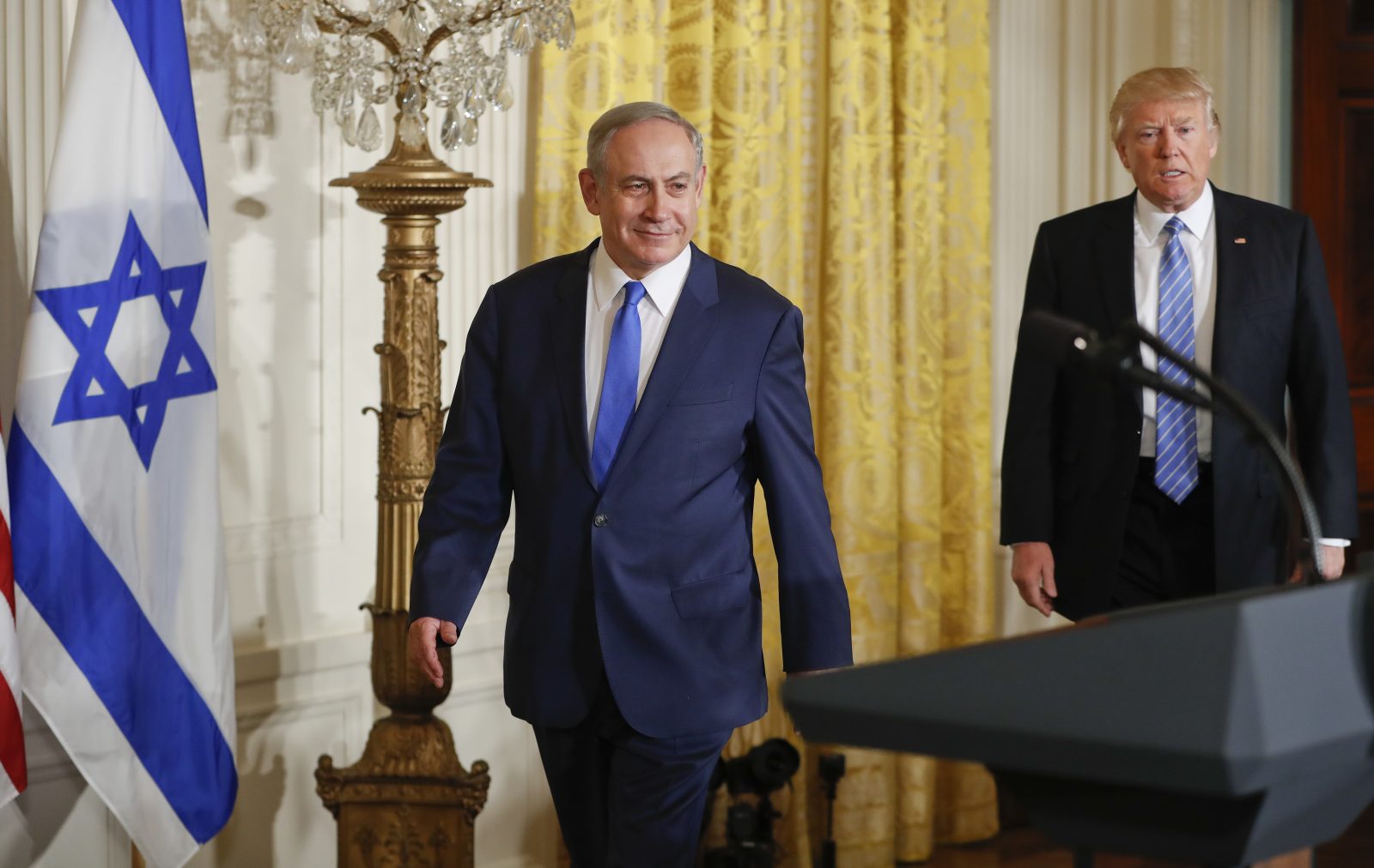 Benjamin Netanjahu und Donald Trump (r.) Foto: picture alliance / AP Images