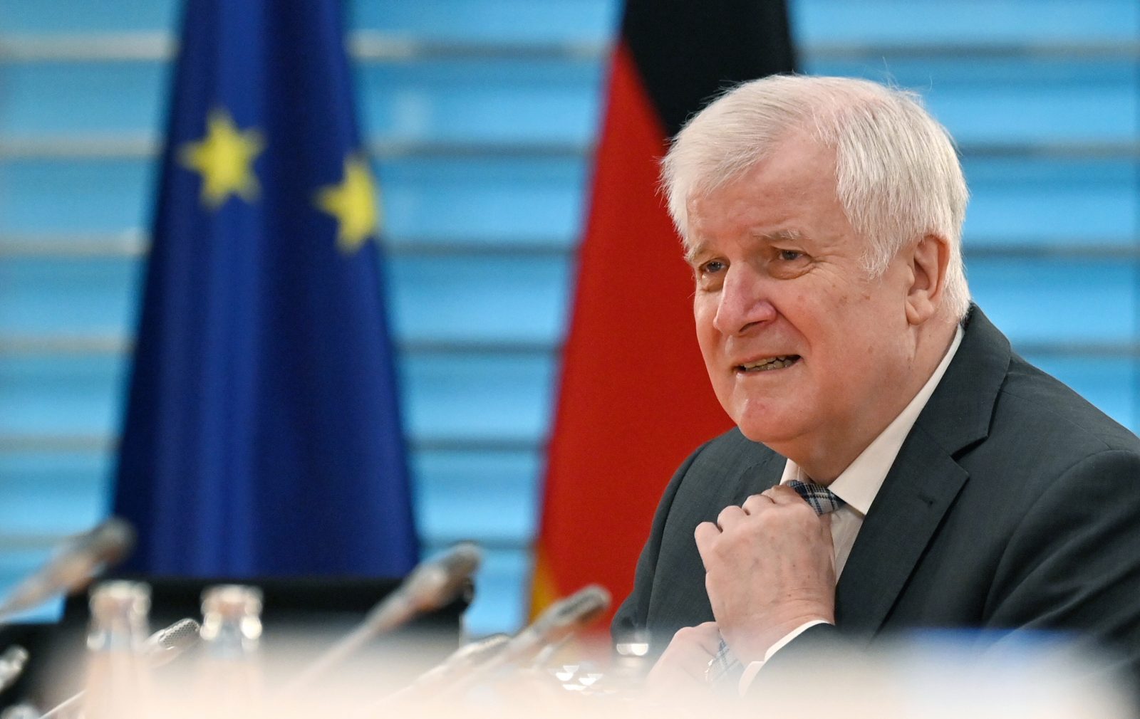 Ο ομοσπονδιακός υπουργός Εσωτερικών Horst Seehofer (CSU) δήλωσε ότι η είσοδος 150 παιδιών από το στρατόπεδο προσφύγων της Moria στο Photo: picture alliance / John Macdougall / AFP POOL / dpa