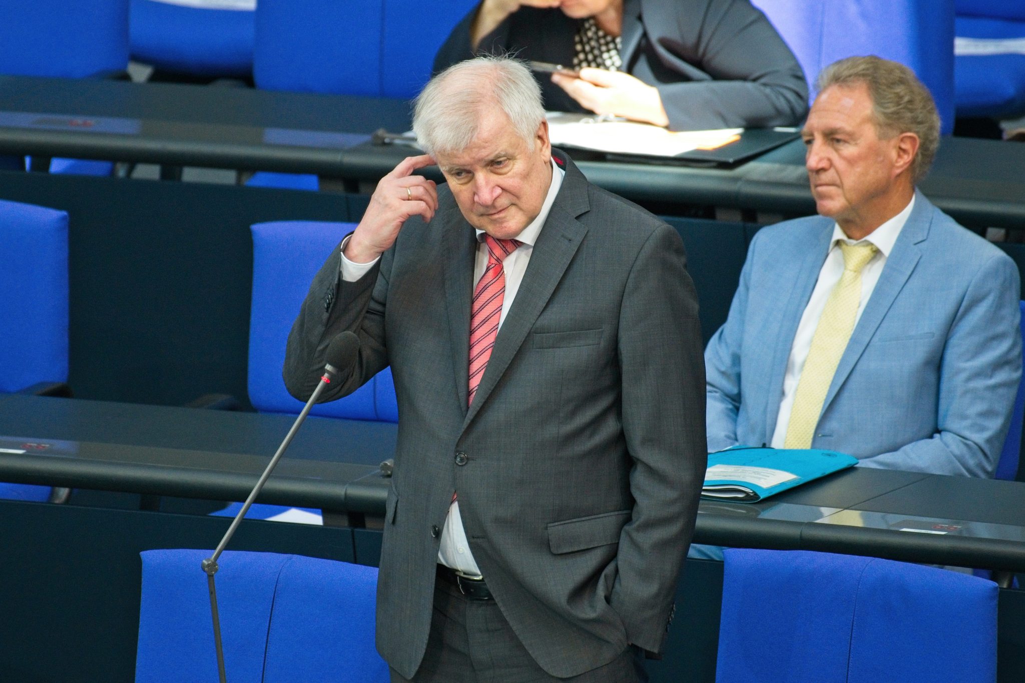 Überdenkt Bundesinnenminister Horst Seehofer (CSU) sein "nein" zur Polizeistudie schon? Foto: picture alliance / Eibner-Pressefoto