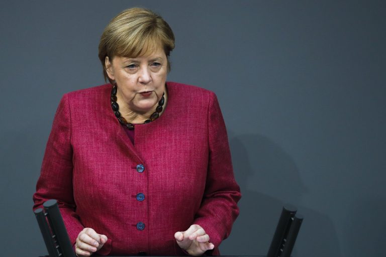 Kanzlerin Angela Merkel (CDU) bei Regierungserklärung