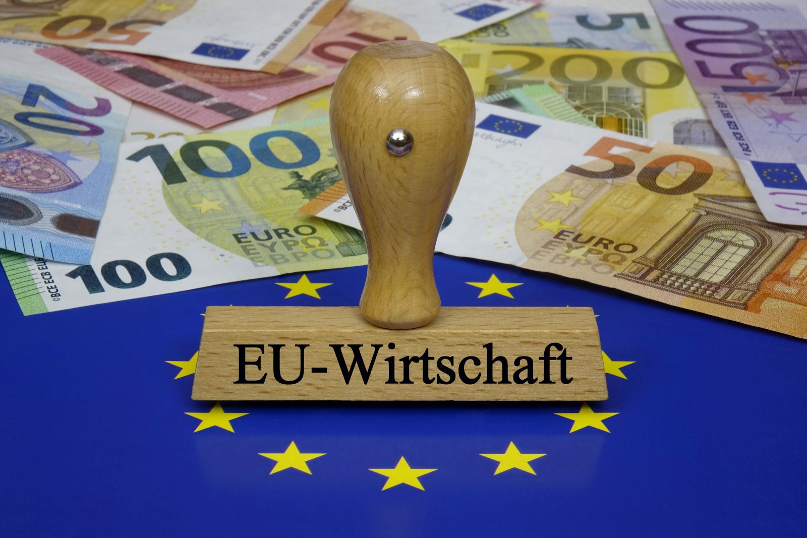 Die EU-Kommission prognostiziert einen Rückgang der EU-Wirtschaftsleistung um 7,4 Prozent
