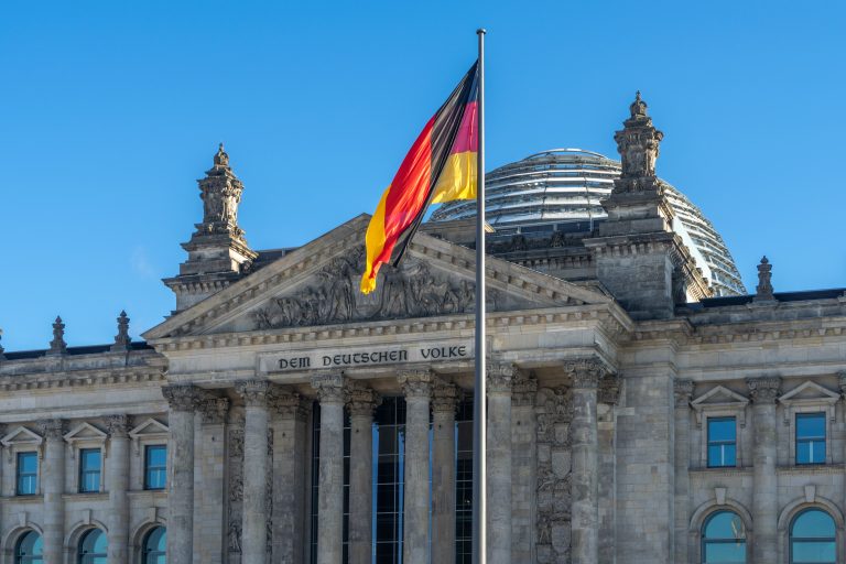 Reichstagsgebäude: Während der Demonstration gegen das Infektionsschutzgesetz kam es zu zu Unruhen im Bundestag