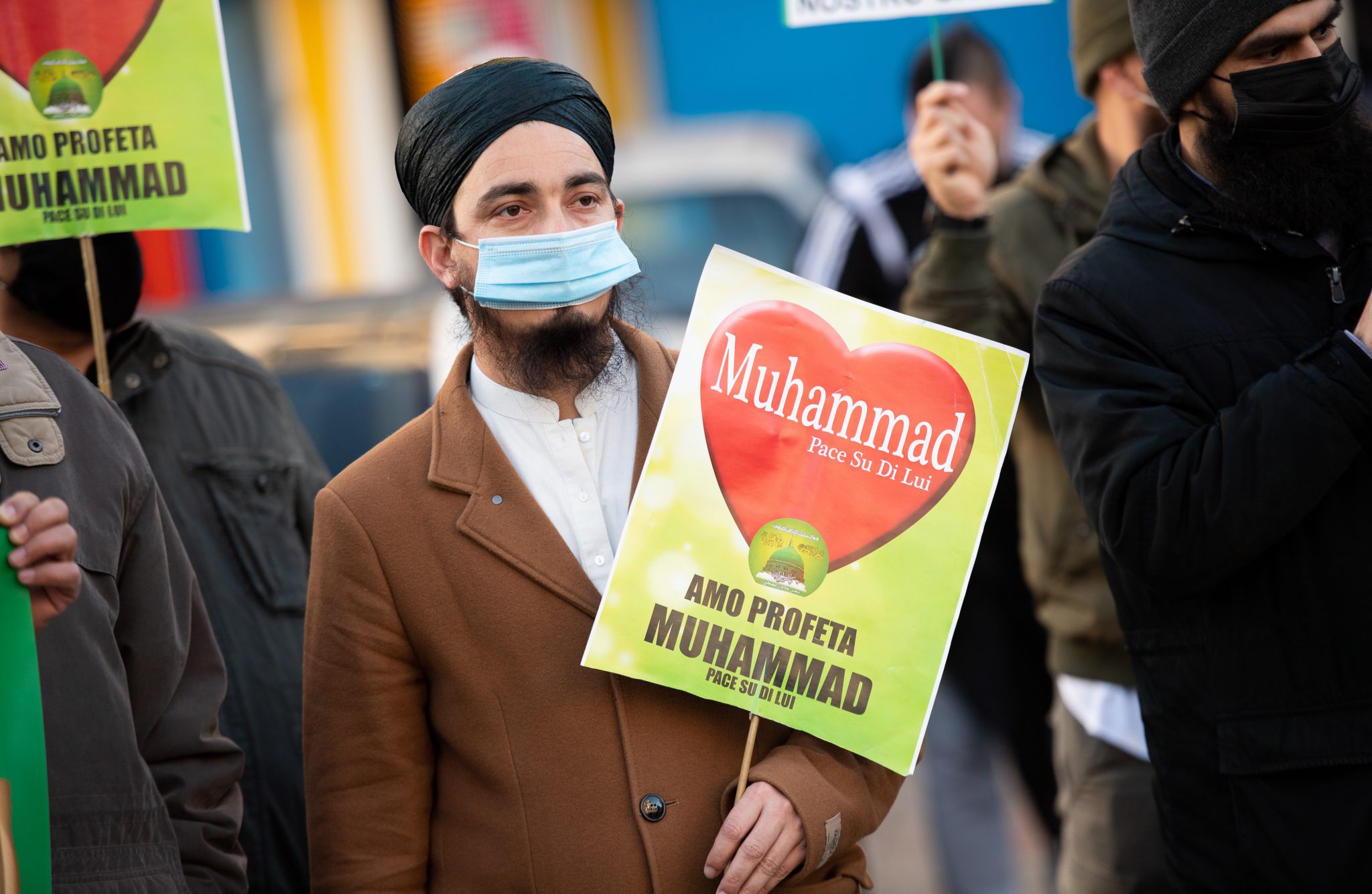 „Islamo-gauchisme“: Demonstrant in Hamburg