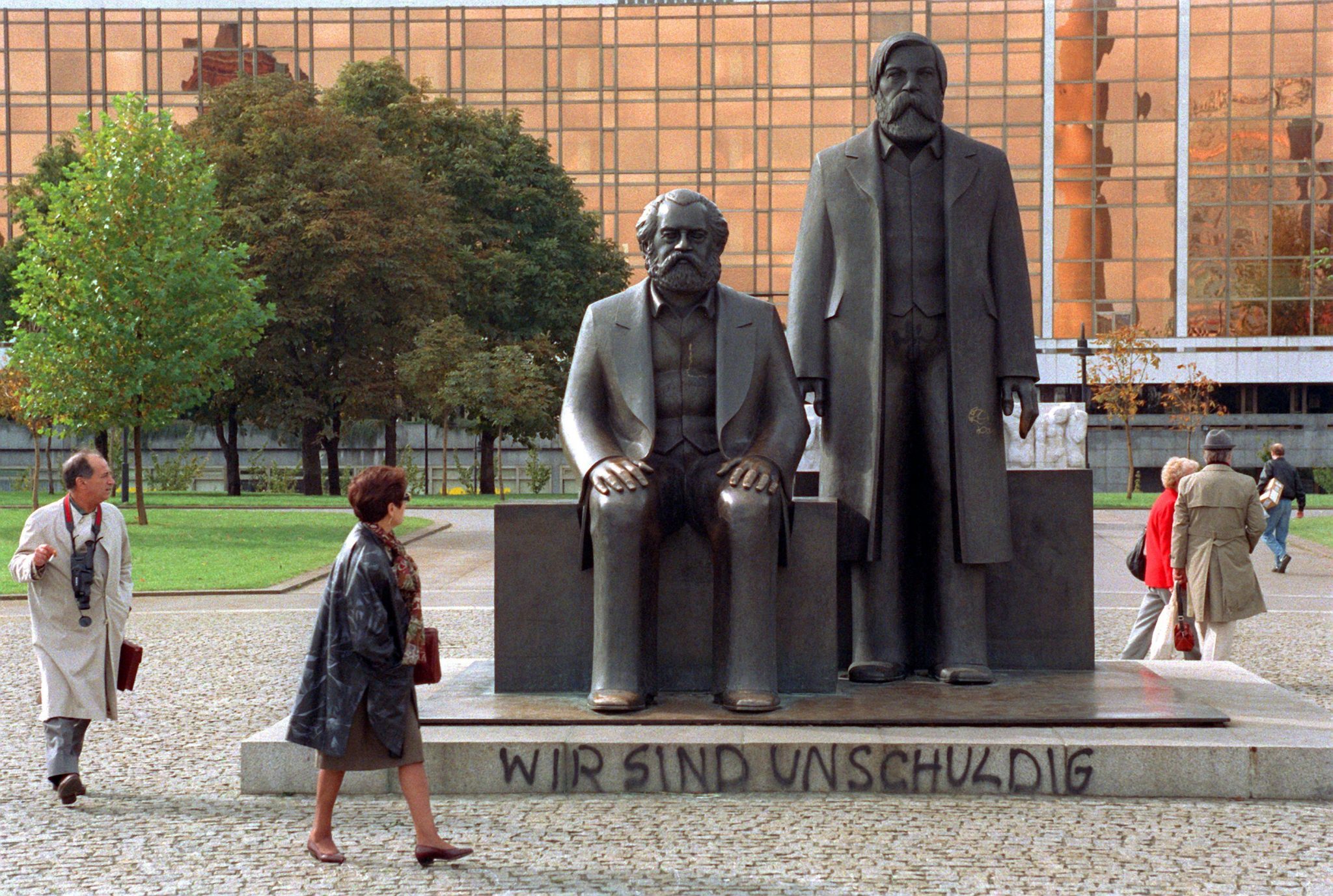 Marx-Engels-Denkmal in Berlin Mitte.
