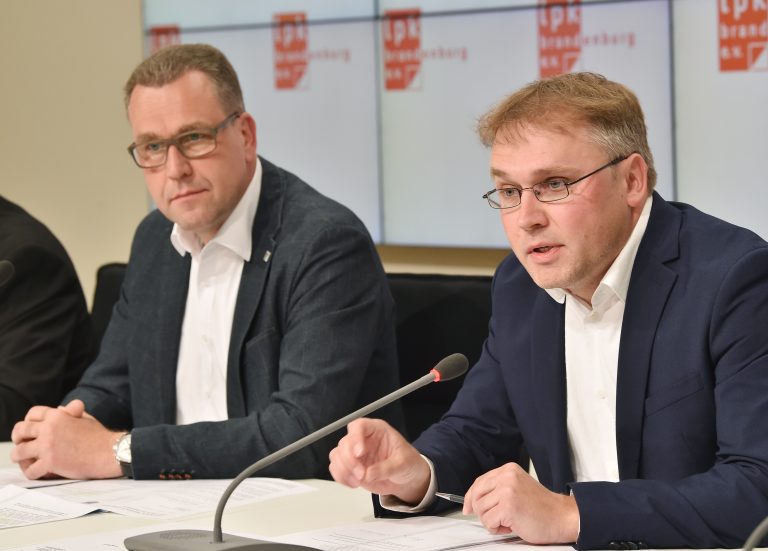 Der Kreisvorsitzende der Linkspartei in der Lausitz, Matthias Löhr (rechts): Er will zwei Parteikollegen rauswerfen, weil sie gemeinsam mit der AfD für einen Antrag gestimmt haben