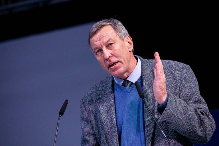 Der ehemalige General Joachim Wundrak wurde auf Platz 1 der AfD Landesliste für die Bundestagswahl gewählt Foto: picture alliance/dpa | Moritz Frankenberg